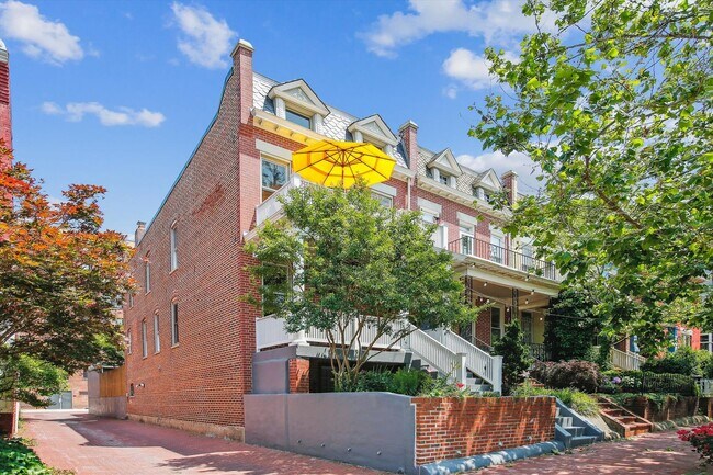 Primary Photo - Stunning 3BR+, 3.5BA Capitol Hill Home wit...