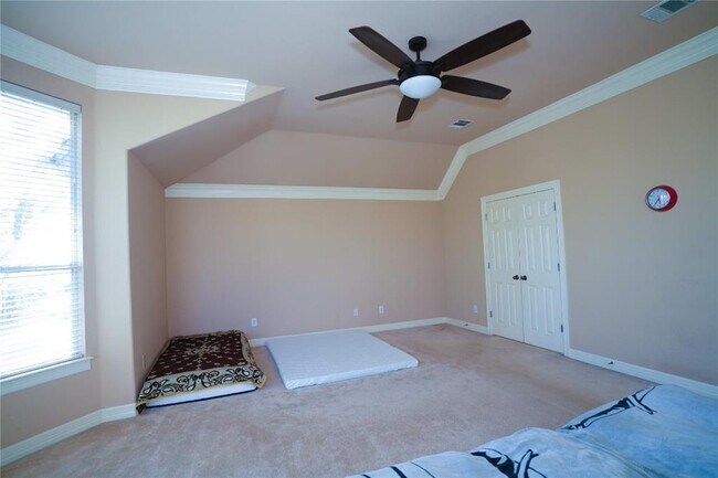 Building Photo - 11608 Spicewood Pkwy