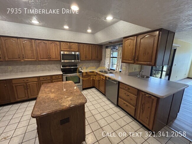 Building Photo - 7935 Timberlake Dr