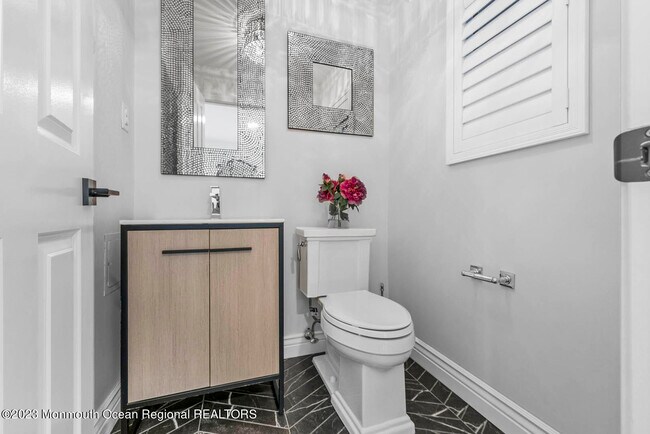 Building Photo - 510 Ocean Ave N