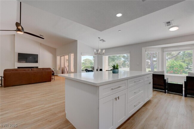 Building Photo - 3040 Hidden Treasure Dr