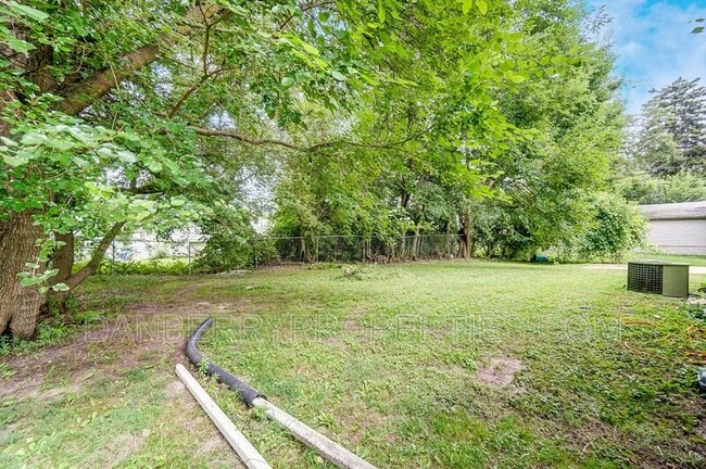 Building Photo - 1115 Secor Rd