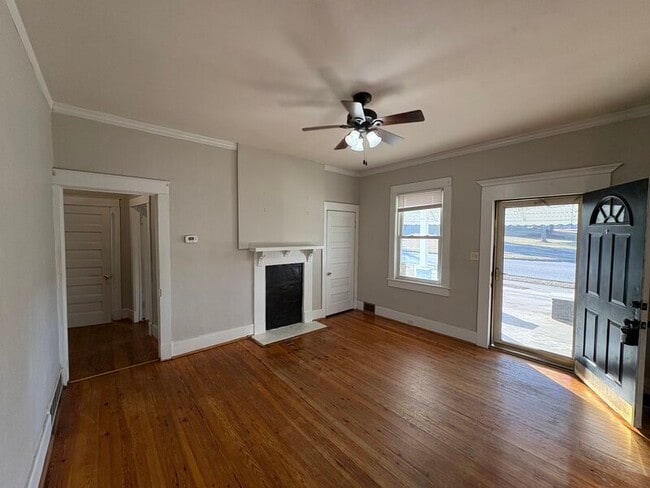 Building Photo - 315 Columbia Rd