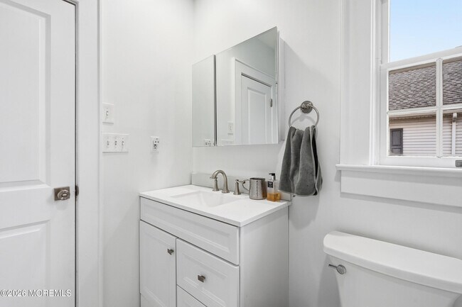 Building Photo - 14 Norwood Ct