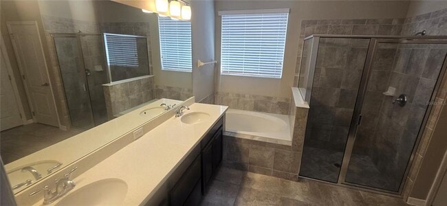 Building Photo - 7564 Bishop Square Dr