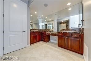 Building Photo - 2729 Marie Antoinette St