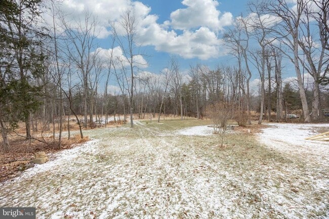 Building Photo - 5816 Upper Ridge Rd