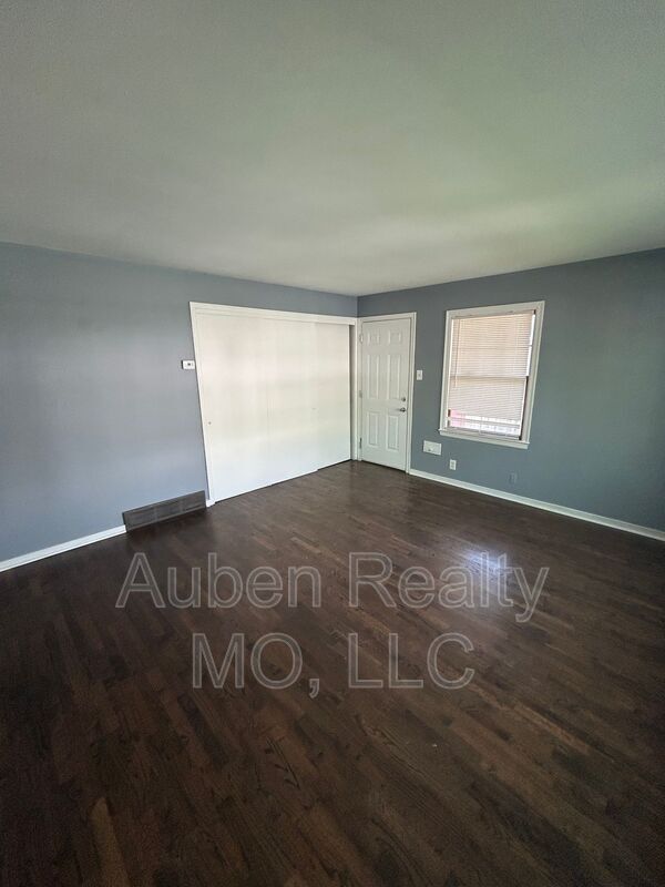 Building Photo - 3823 Bell St