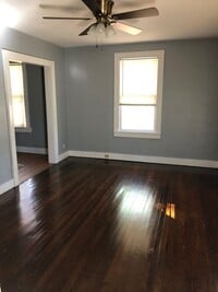 Building Photo - 3 Bed 1 Bath