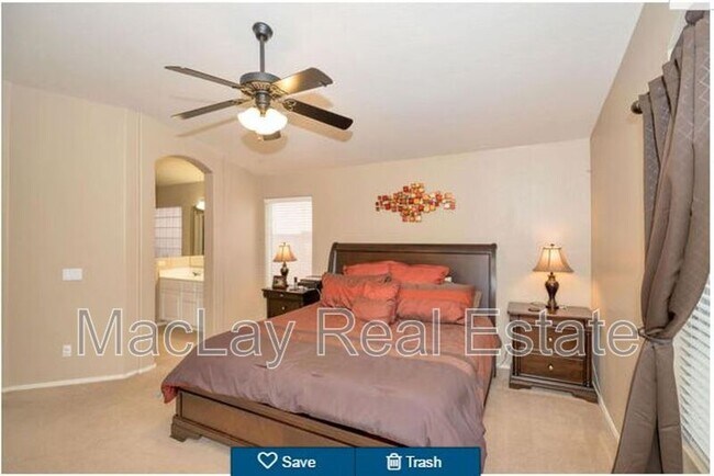 Building Photo - 4206 E Redwood Ln