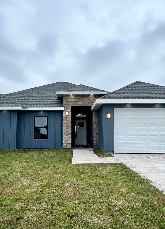 Primary Photo - 116 Faith Dr