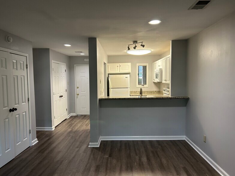 View back toward kitchen - 708 M.L.K. Jr Blvd