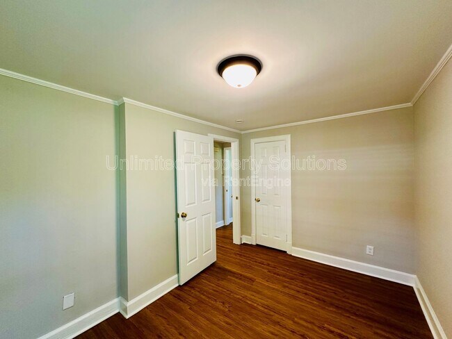 Building Photo - 3416 Wilshire Blvd