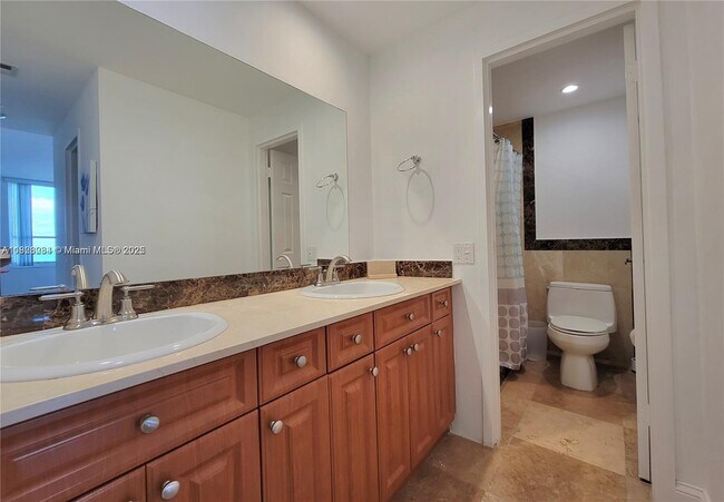 Building Photo - 3505 S Ocean Dr
