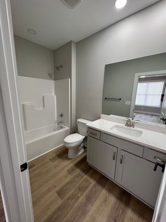 Building Photo - 102 Tivoli Path