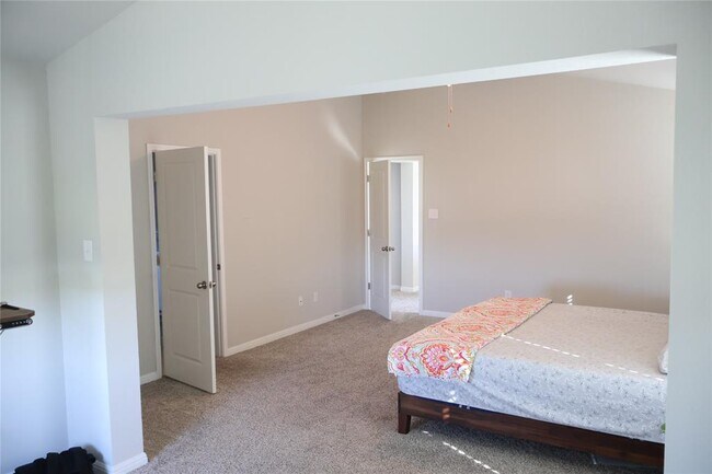 Building Photo - 11500 Maple Leaf Way