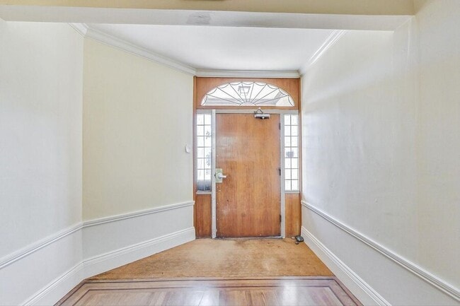 Building Photo - 465 Bellevue Ave