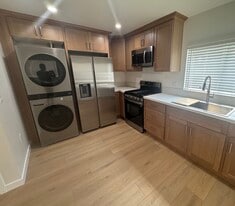 Building Photo - 1839 Lowe St