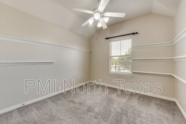 Building Photo - 1325 Mockingbird Dr