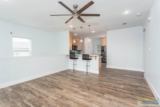 Building Photo - 133 Oleander Dr