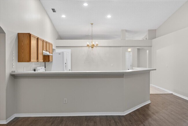 Building Photo - Middleburg Home with Office Space