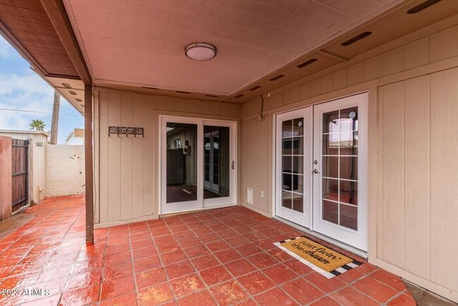 Building Photo - Furnished Optional 3 bed 2 bath Townhome