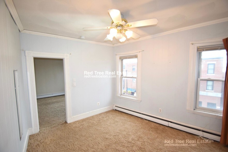 Building Photo - 720 Cambridge St