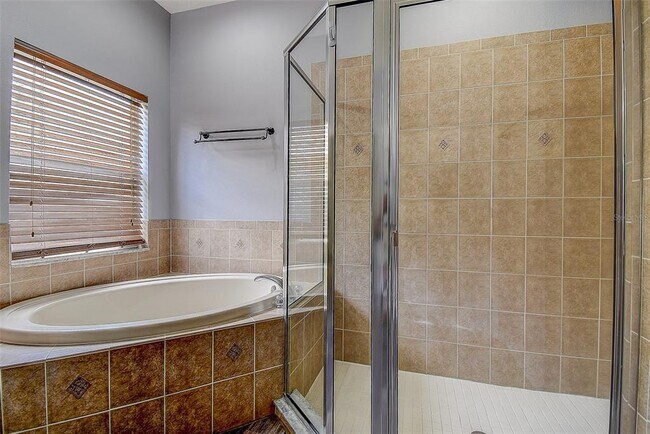 Building Photo - 1820 Mira Lago Cir