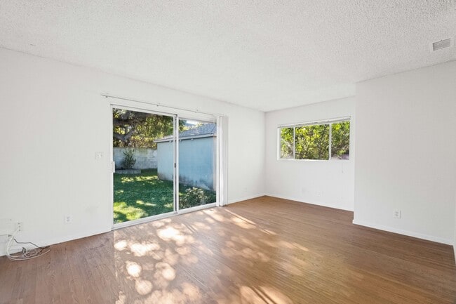 Building Photo - 13218 Lake St