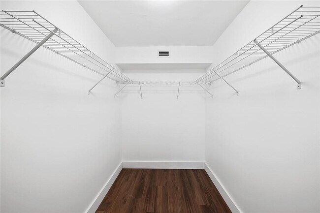 Building Photo - 8851 Wiles Rd