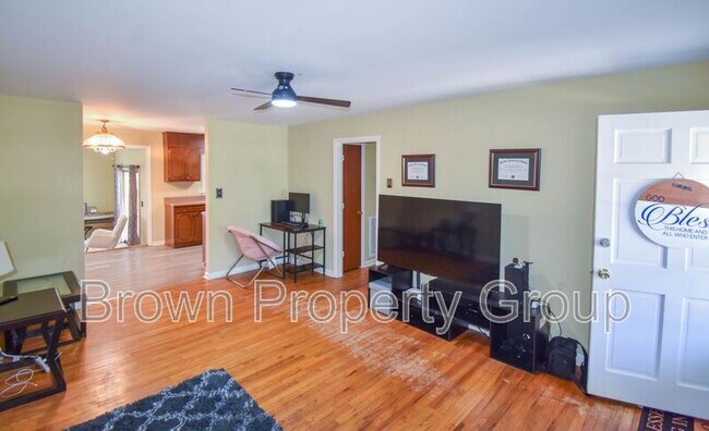 Building Photo - 1 Lee Ct