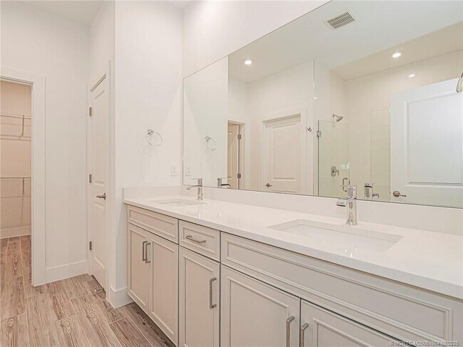 Building Photo - 11551 SW Viridian Blvd