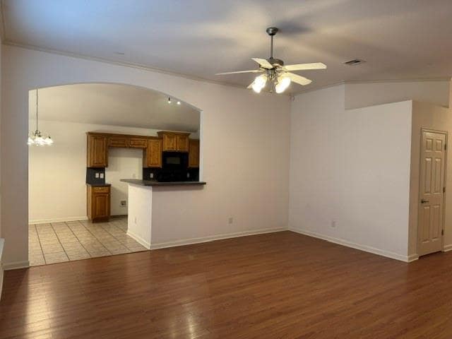 Building Photo - 532 Lone Oak Dr
