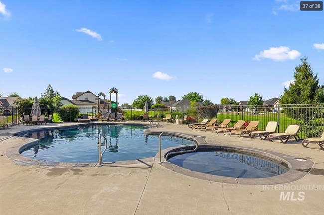 Building Photo - 337 Orchid Ave