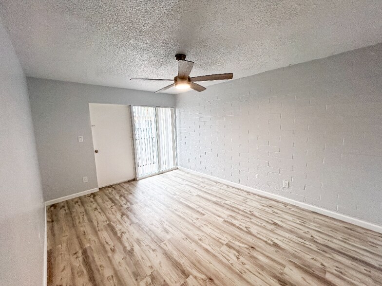 Building Photo - 6802 N 17th Ave