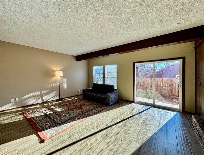 Building Photo - 1622 Windhill Ave