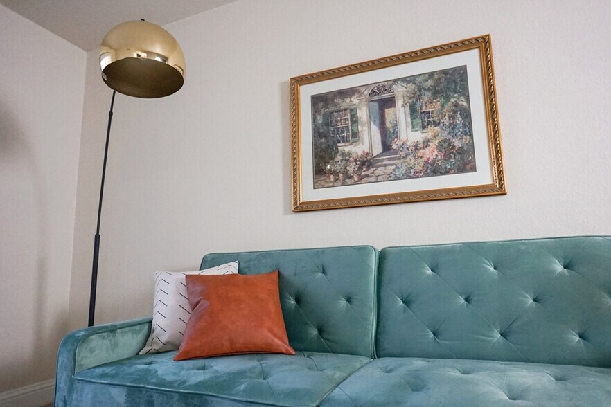 Building Photo - 12701 N Pennsylvania Ave