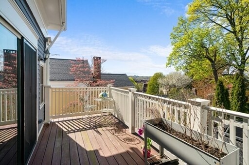 Building Photo - 22 Halsey St