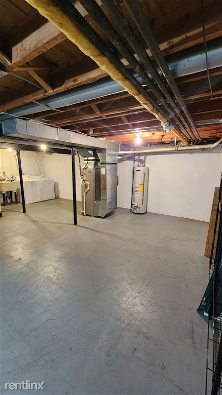 Building Photo - 3613 Burbank Dr