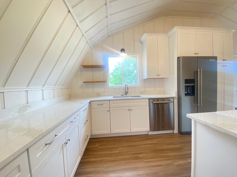 Building Photo - 5536 Buck Mountain Rd