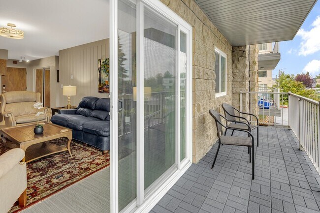 Building Photo - Downtown Anchorage One Bedroom One Bath (203)