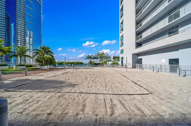 Building Photo - 888 Biscayne Blvd