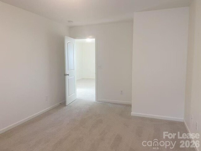 Building Photo - 5006 Beacon Ave