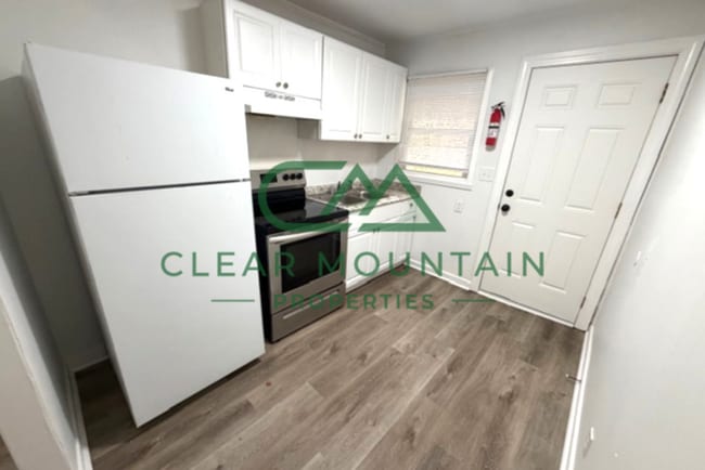 Building Photo - MOVE IN SPECIAL - Receive 1st month rent free with 13-month lease!