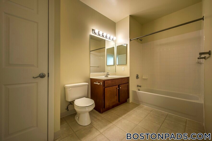 Building Photo - 311 Lowell St