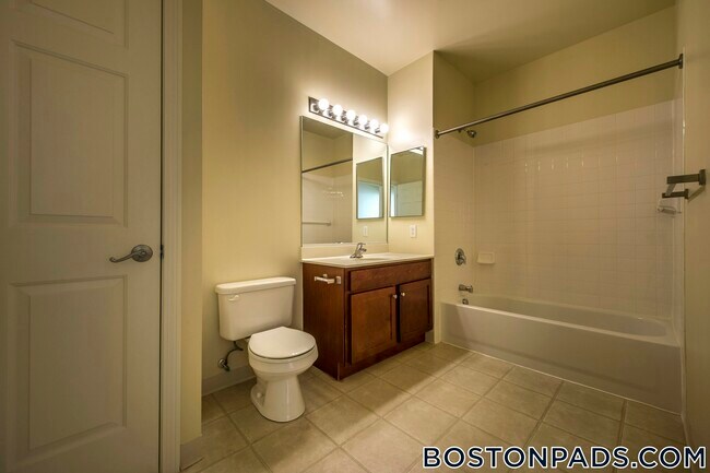 Building Photo - 311 Lowell St