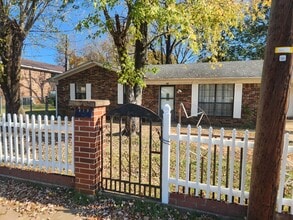 Building Photo - 413 S Fulton St