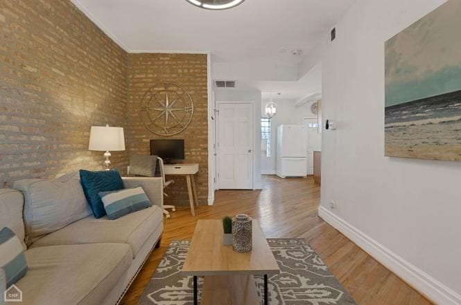 Building Photo - 2755 W Melrose St