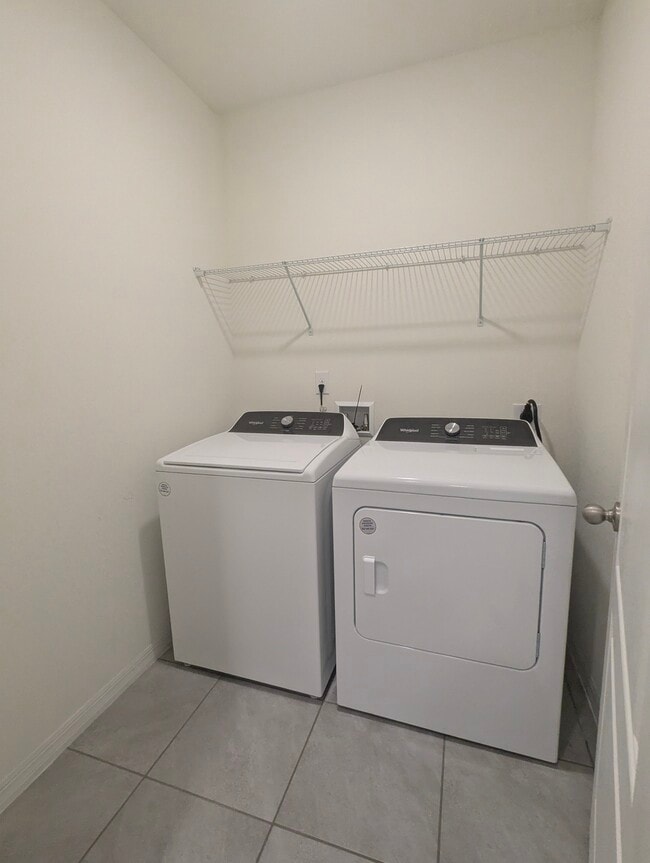 Building Photo - 5751 Galloping Dr