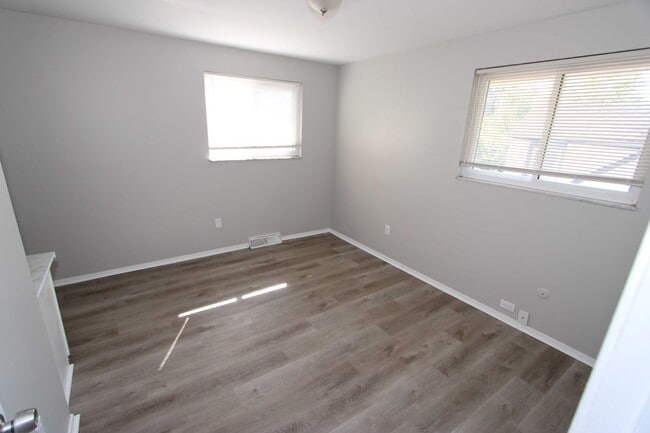 Building Photo - Beautiful 3 Bedroom 1 and a Half Bath Home